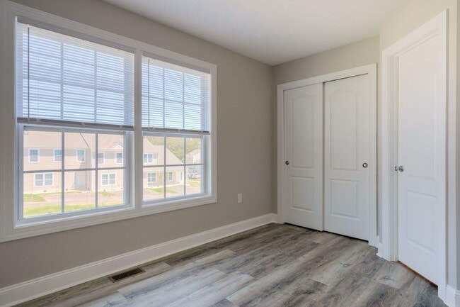 Building Photo - Available for the 2026-2027 lease term.