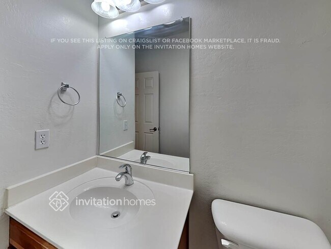 Building Photo - 1441 E Thornton Ave