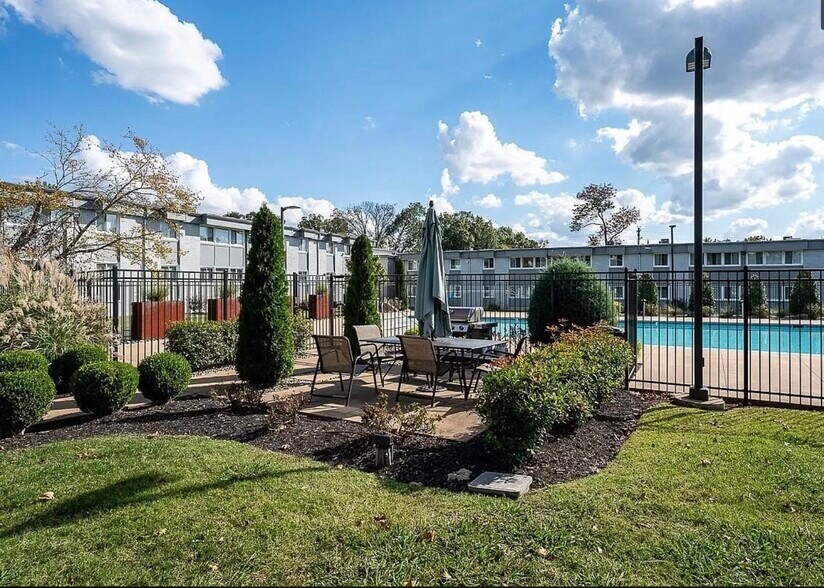 Building Photo - 1900 Richard Jones Rd