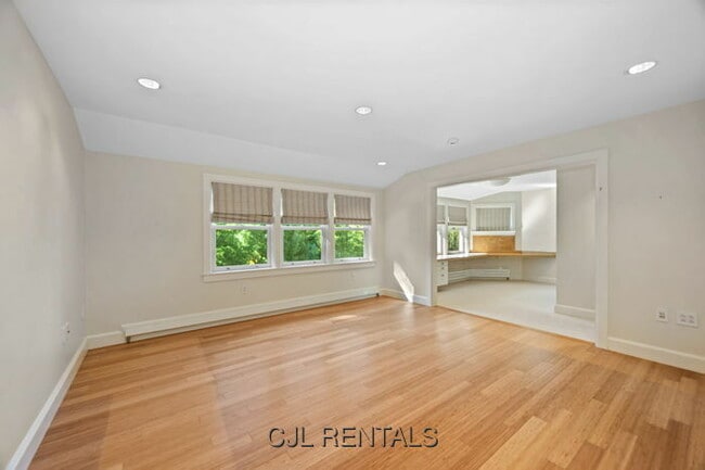 Building Photo - 29 Merrill Rd