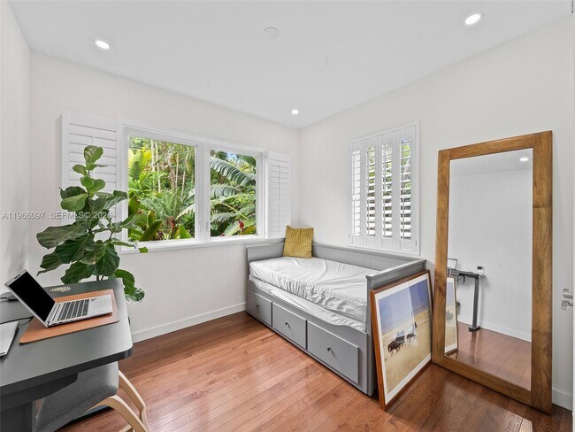 Building Photo - 4148 Ventura Ave