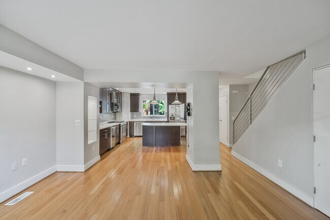 Building Photo - 1339 Riggs St NW