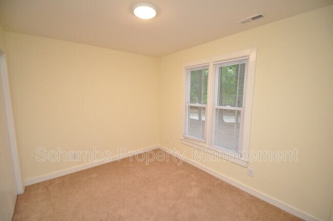 Building Photo - 100 Carmichael Ct