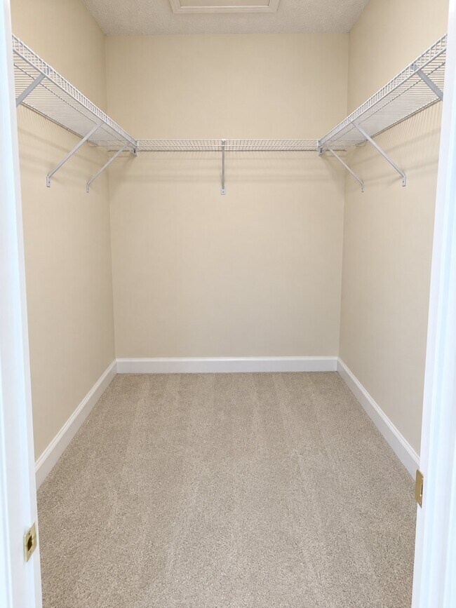 Building Photo - 5033 Timber Trail Dr