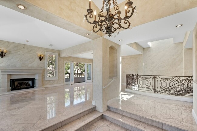 Building Photo - 408 Pso Miramar