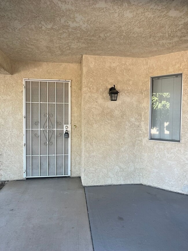 Building Photo - 3 bedroom 2 bathroom Home in the City of V...