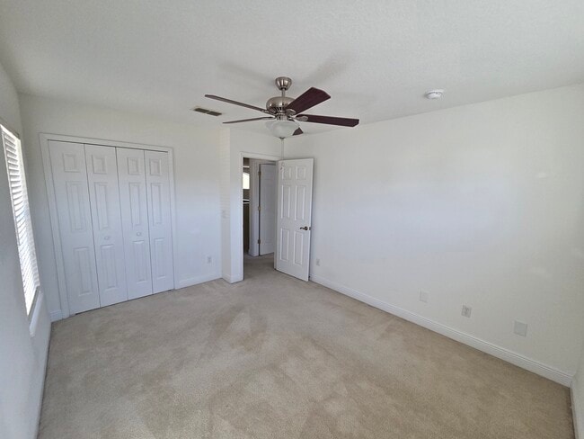 Building Photo - 2819 Roseglen Way