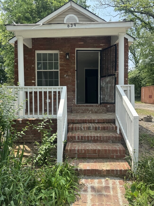 Building Photo - 639 W Pleasant Ave