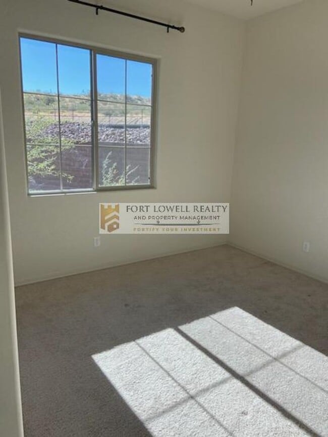 Building Photo - Luxury Living in Oro Valley $2600.