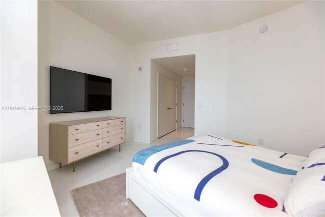 Building Photo - 851 NE 1st Ave