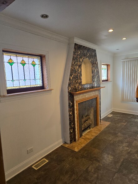 Building Photo - 9225 S Marshfield Ave