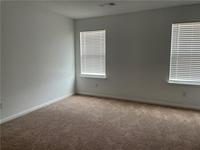 Building Photo - 100 Fairfax Ln