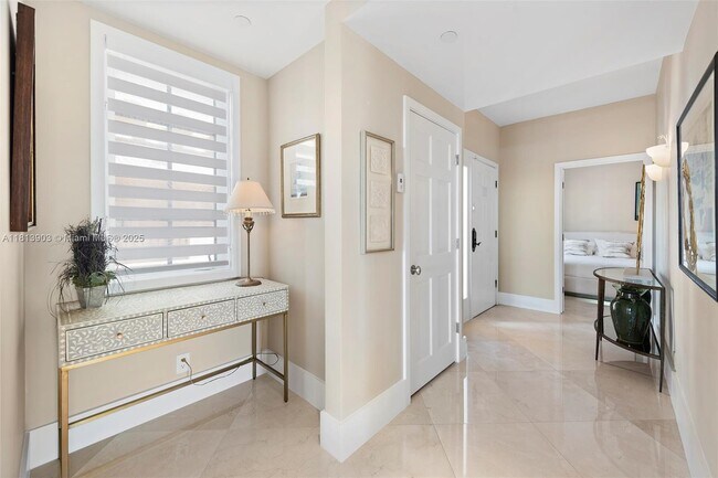 Building Photo - 19253 Fisher Island Dr