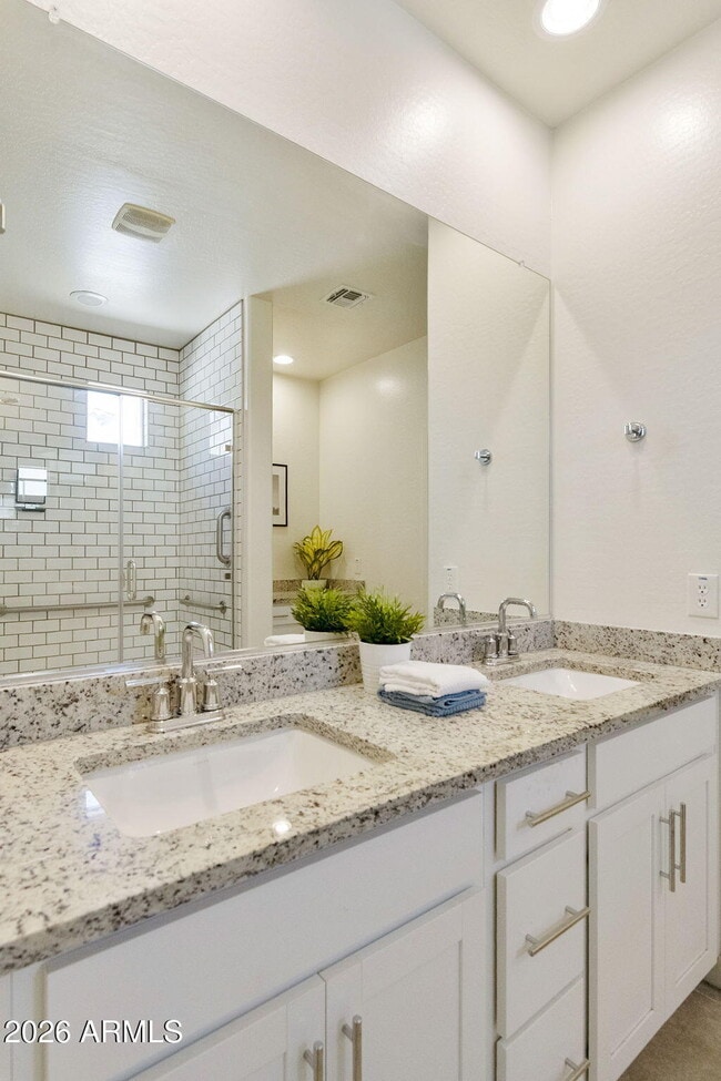 Building Photo - 2930 N Raven