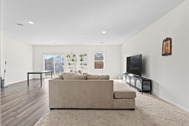 Building Photo - 2305 Frio River Rd