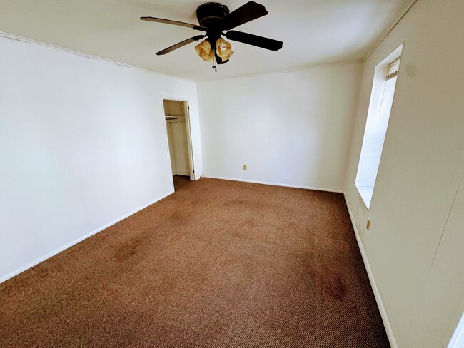 Building Photo - 3BR/2BA Spacious Manayunk Apt with Washer/...