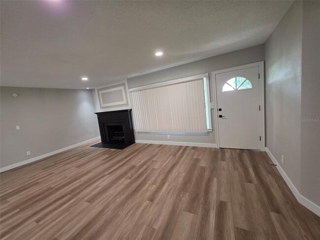 Building Photo - 2104 Crill Ave