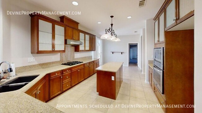 Building Photo - 381 Mesa Verde Park