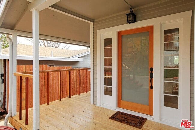 Building Photo - 2414 Effie St