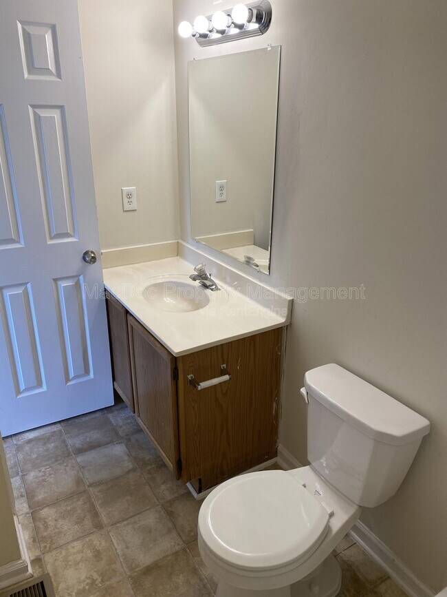 Building Photo - 2909 Broyhill Ct