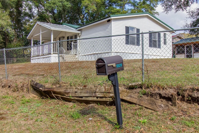 Primary Photo - 5509 Cone Dr