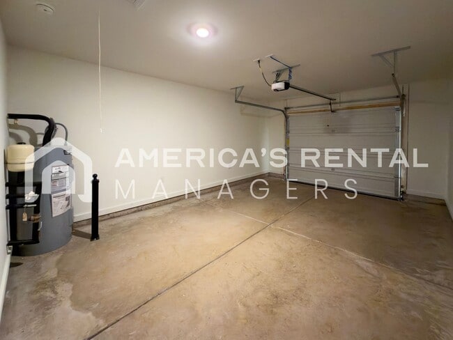 Building Photo - Coming Soon! Available to View Now!!