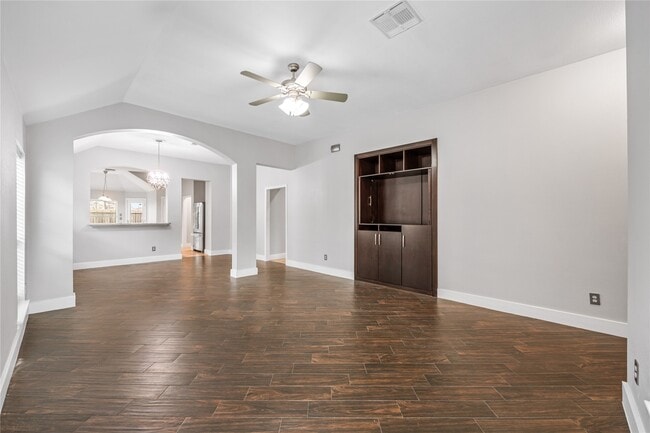 Building Photo - 26114 Lillian Springs