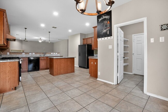 Building Photo - 26123 Destiny Ridge