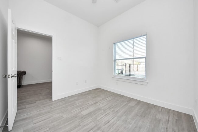 Building Photo - 7612 Easter St