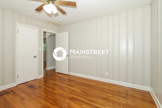 Building Photo - 3 Bedroom Pet-Friendly Home in Louisville,...