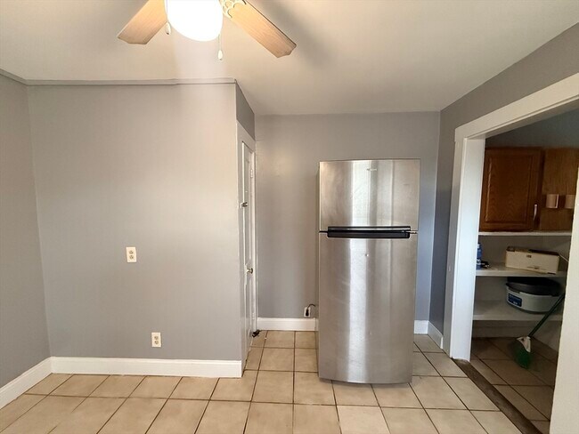 Building Photo - 39 Wentworth St