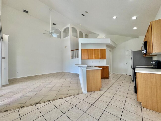 Building Photo - 8029 King Palm Cir