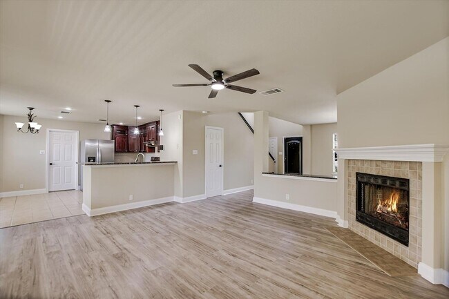 Building Photo - 8111 Hawick Dr