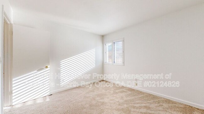 Building Photo - 514 Christopher Way