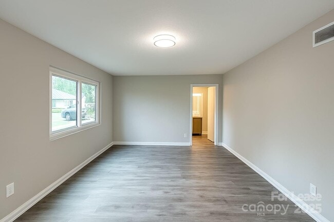 Building Photo - 8033 Cedar Glen Dr