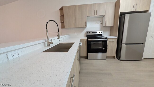 Building Photo - 5114 27th St SW