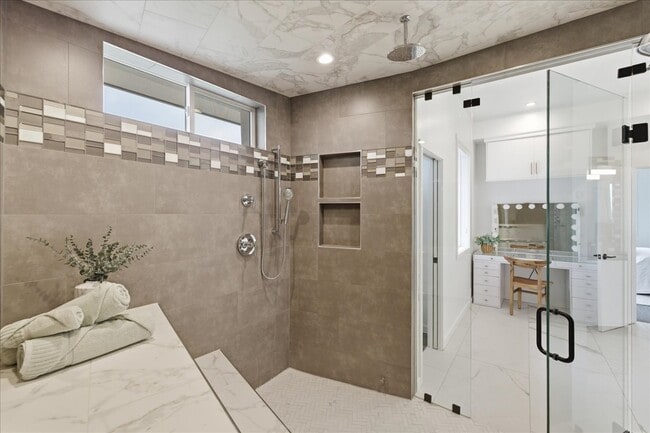 Building Photo - 4275 N 36th St