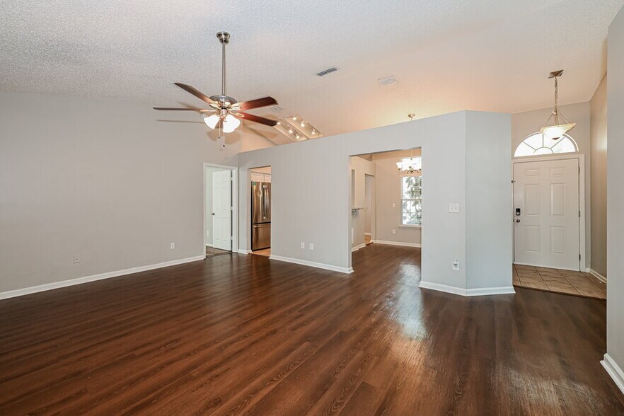 Building Photo - 3123 Olde Sutton Parke Dr