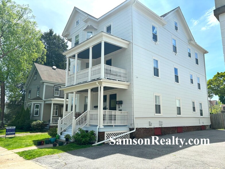 Building Photo - 209 4th St