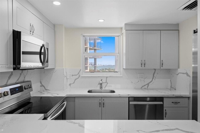 Building Photo - 3301 NE 5th Ave