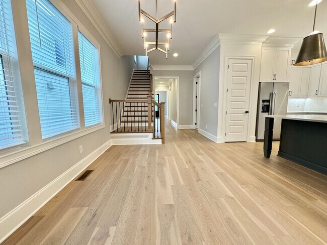 Building Photo - 3 bedroom home with 3.5 bathrooms and 2 Car Garage