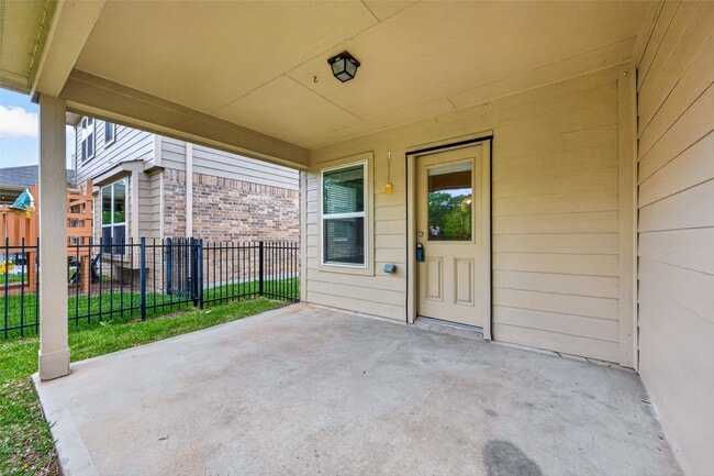 Building Photo - 2517 Wood Park Blvd