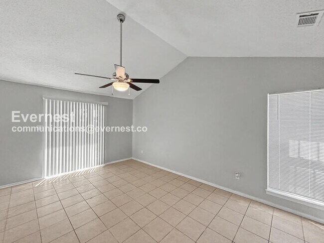 Building Photo - 6260 Somerset Dr