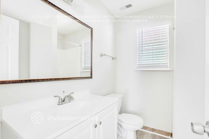 Building Photo - 4468 Highland Pl NE