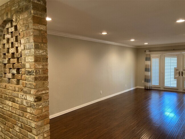 Building Photo - 881 Wax Myrtle Ln