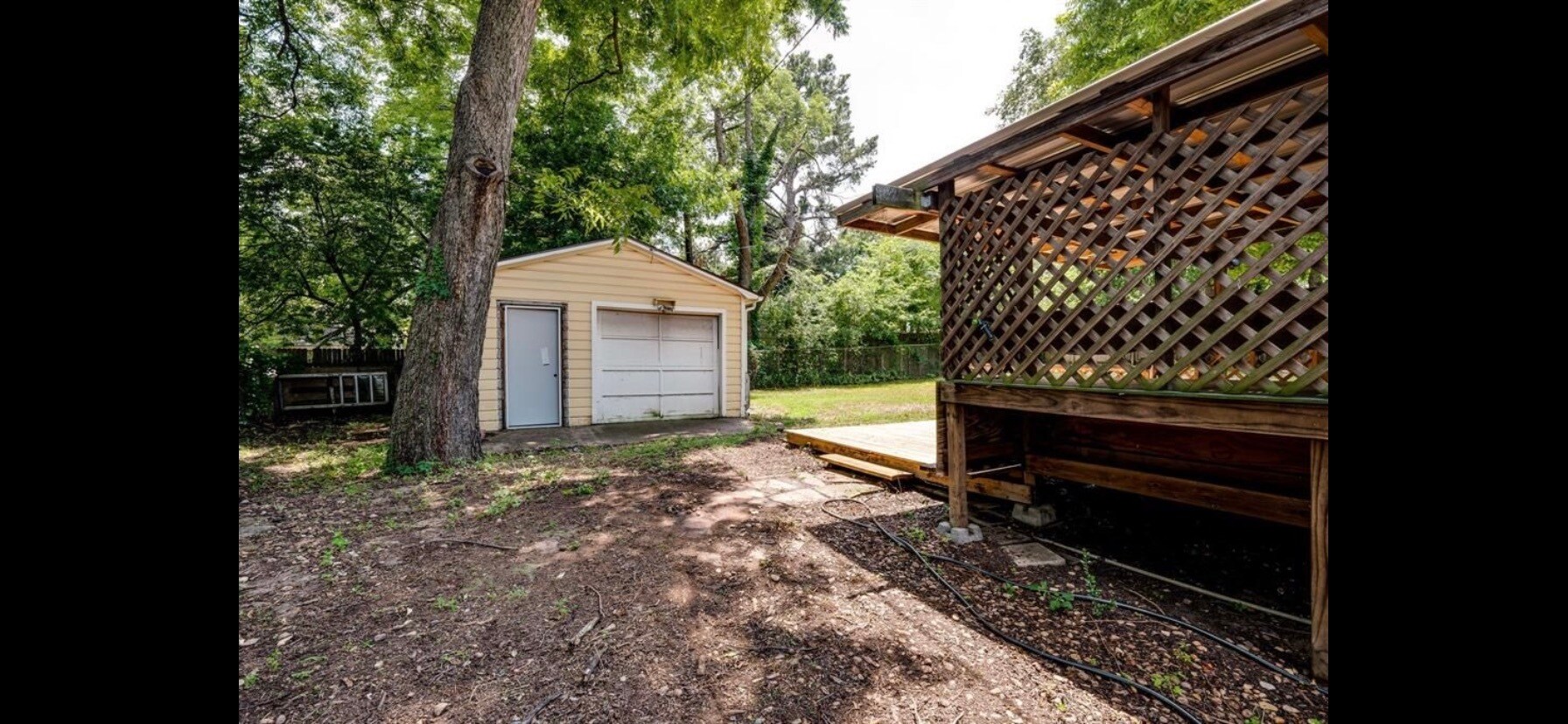 Building Photo - 702 W Brockett St