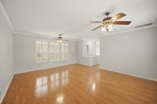 Building Photo - 1014 Rochow St