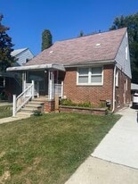 Building Photo - 724 W 11 Mile Rd
