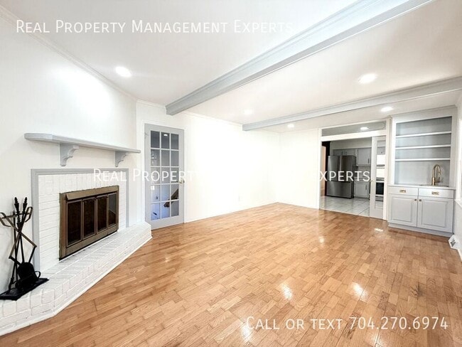 Building Photo - 10109 Windrift Rd