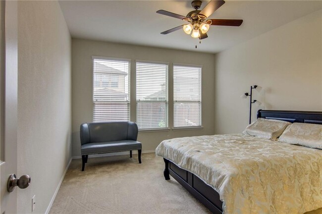 Building Photo - 16009 Hawthorne Heights Trail